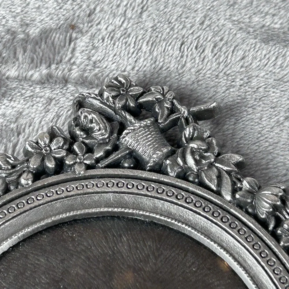 Vintage Silver Oval Floral‎ Frame For Silhouette 4.25 X 6.5 Inches Victorian